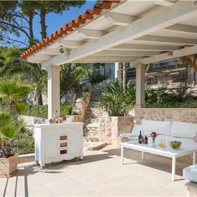 Luxury 6 Bedroom Seafront Villa with pool and Separate Apartment along Secluded Beach near Hvar Town, Sleeps 10-12
